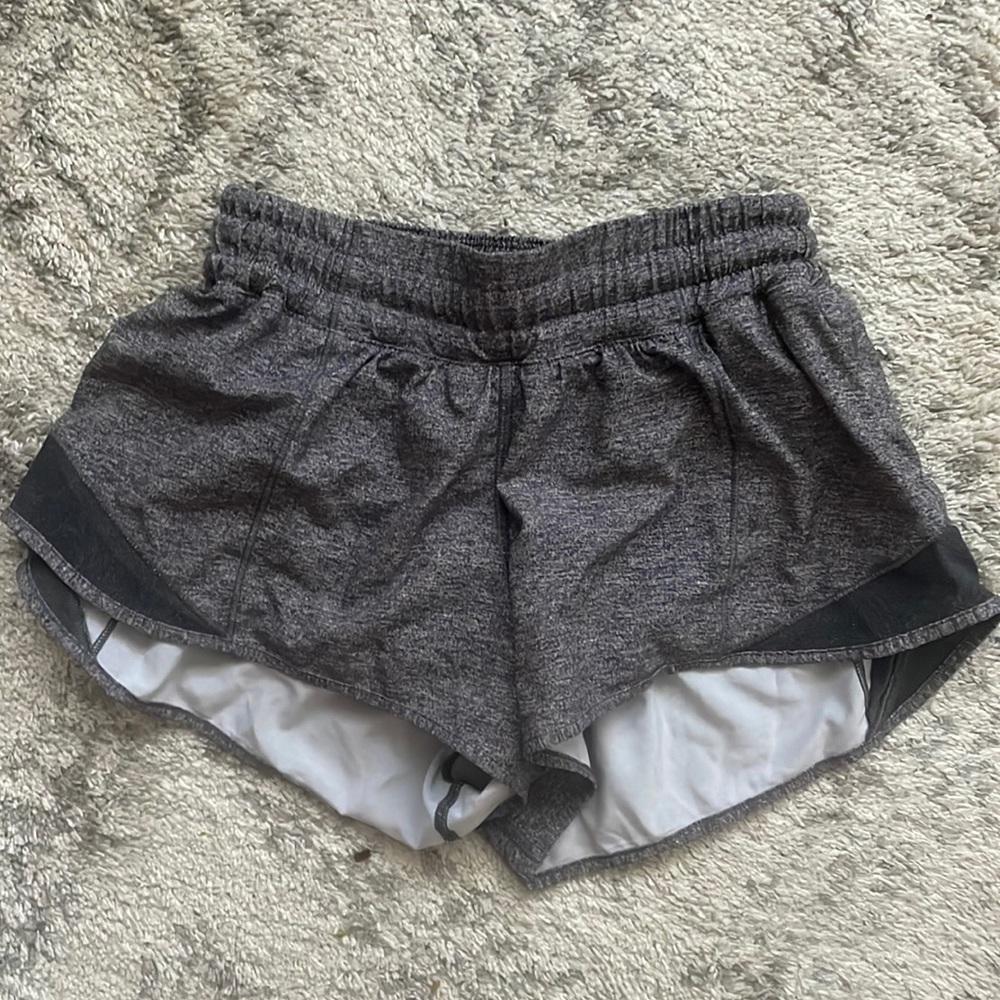 Lululemon Hotty Hot Shorts 2.5”